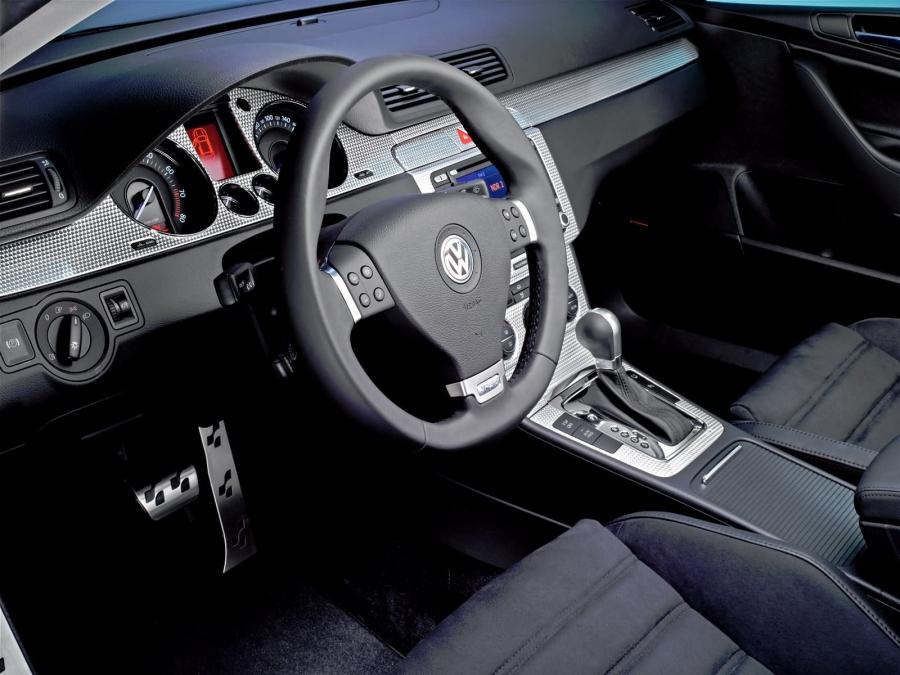  Volkswagen Passat R36 Variant 2007 года  (фото 7 из 23)